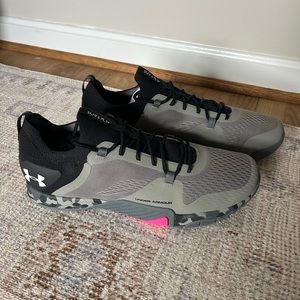 Men’s Under Armour TriBase Reign shoe. Size 14. Never worn.